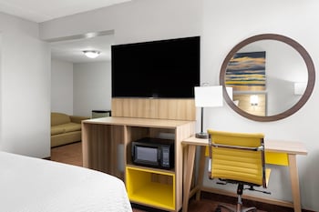 Studio Suite, 1 King Bed, Non Smoking