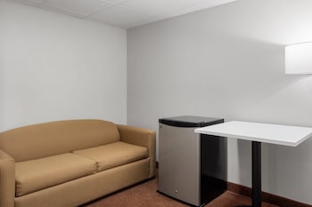 Studio Suite, 1 King Bed, Non Smoking