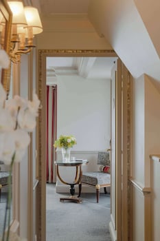 Suite (Imperial)