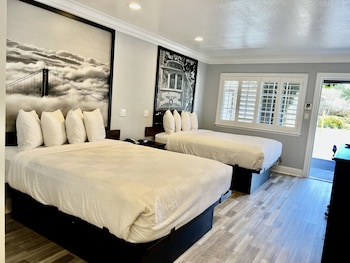 Basic Room, 2 Queen Beds