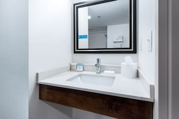 Room, 1 King Bed, Accessible