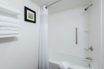 Room, 1 King Bed, Non Smoking, Refrigerator & Microwave