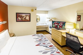 Deluxe Room, 1 King Bed (Smoke Free)