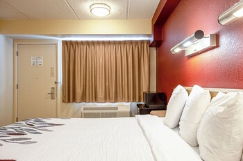 Superior Room, 1 King Bed, Accessible (Smoke Free)
