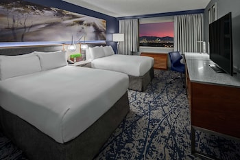 Room, 2 Double Beds, Mountain View