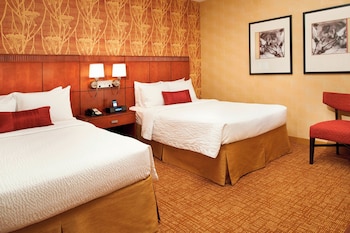 Suite, 1 Bedroom, Courtyard View