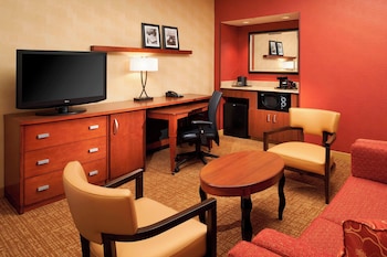 Suite, 1 Bedroom, Courtyard View