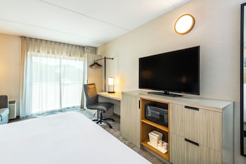 Standard Room, 1 King Bed, Non Smoking