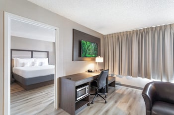 Luxury Suite, 1 King Bed (Luxury King Suite)