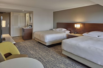 Room, 2 Queen Beds, Accessible, Ocean View (Bathtub)