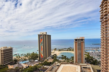 Room, 1 King Bed, Accessible, Ocean View (Roll-In Shower)