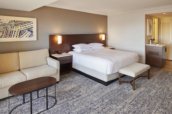 Room, 1 King Bed, Roll-In Shower, Resort View (Tapa Collection)
