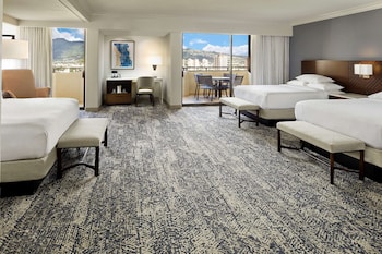 Family Room, Multiple Beds (Tapa Collection)