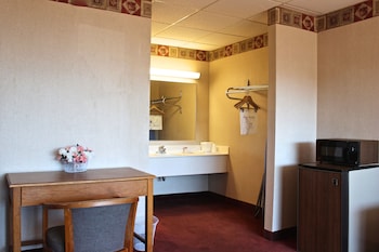 Standard Room, 1 King Bed, Refrigerator & Microwave