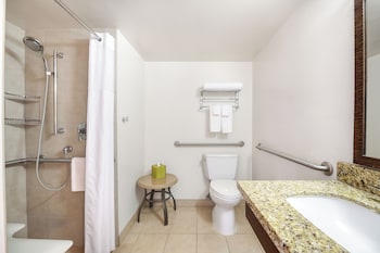 Room, 1 King Bed, Ocean View (Accessible)