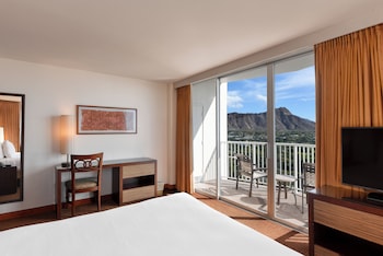 Room, 1 King Bed, Corner (Ocean Front)
