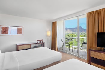 Room, 2 Double Beds, Corner (Ocean Front)
