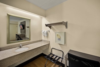 Standard Room, 1 King Bed (Smoke Free)