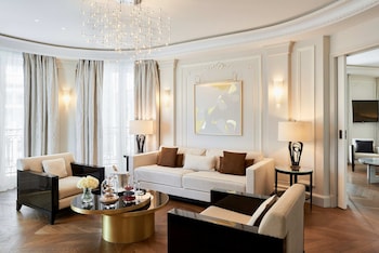 Deluxe Suite 442 - City view