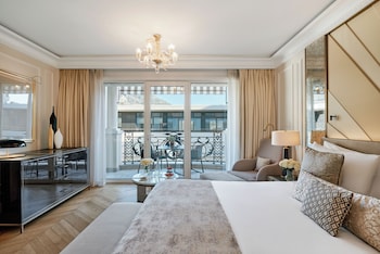 Prestige Room - Patio view