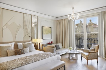 Deluxe room - City or Patio view