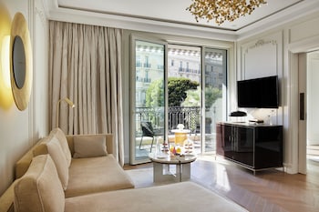 Suite - City or Patio view