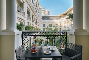 Superior Room - Patio view