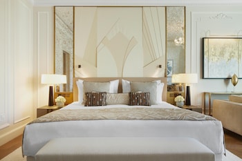 Deluxe room - City or Patio view