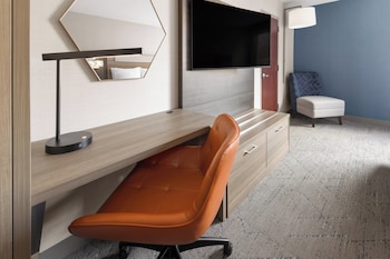 Standard Room, 1 Queen Bed, Accessible (Communications, Accessible Tub)