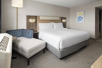 Standard Room, 1 King Bed, River View