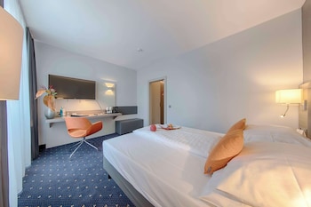 Comfort Room, 1 Queen Bed