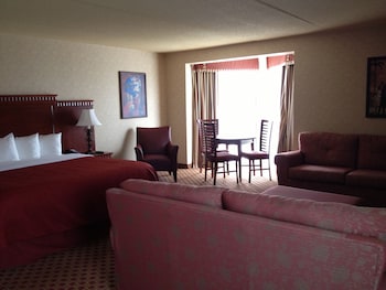 Suite, 1 King Bed, Non Smoking (Upgrade)
