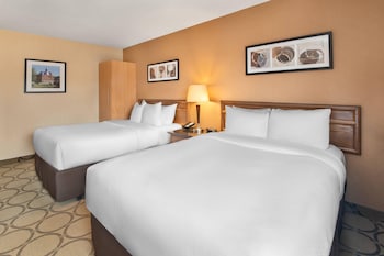 Standard 2 double beds Non-Smoking 2nd floor
