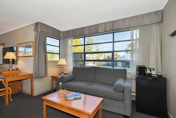 Junior Studio Suite