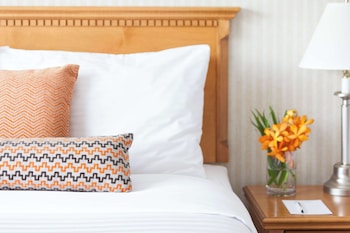 Deluxe Room, 2 Queen Beds (*NO* Air Conditioning)
