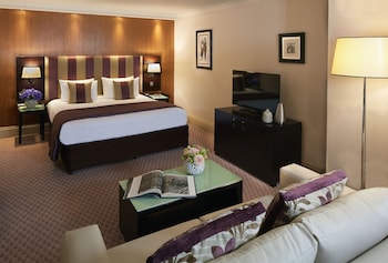 Deluxe Suite, 1 King Bed with Sofa bed (Junior King Suite)