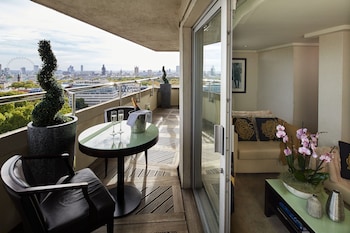 Executive Penthouse, 1 King Bed with Sofa bed (Penthouse King Suite)