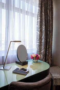 Standard Room, 1 Queen Bed (Classic Double Room)