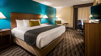 Standard Room, 1 King Bed, Non Smoking, Refrigerator