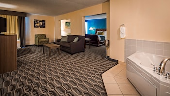 Suite, 1 King Bed, Non Smoking, Jetted Tub (Oversized Room)