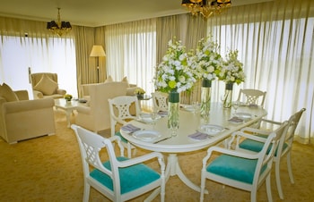 Presidential Suite, 1 King Bed, Harbor View, Executive Level