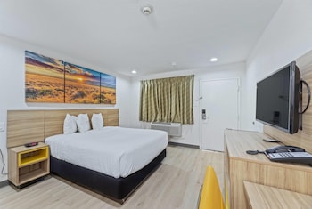 Standard Room, 1 Queen Bed, Non Smoking