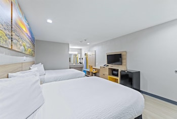 Standard Room, 2 Queen Beds, Non Smoking