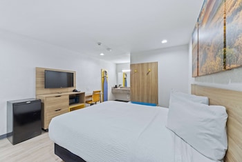 Standard Room, 1 Queen Bed, Non Smoking