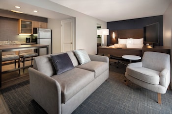 Studio, 1 Queen Bed with Sofa bed