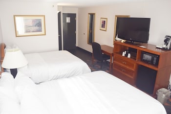 Standard Room, 2 Queen Beds (Atrium View)