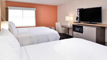 Standard Room, 2 Queen Beds, Pool View
