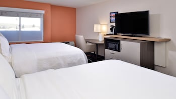 Standard Room, 2 Queen Beds, Pool View