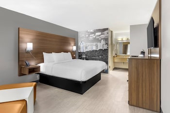 Room, 1 King Bed, Accessible, Smoking