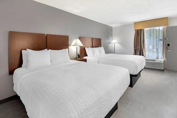 Standard Room, 2 Queen Beds, Smoking